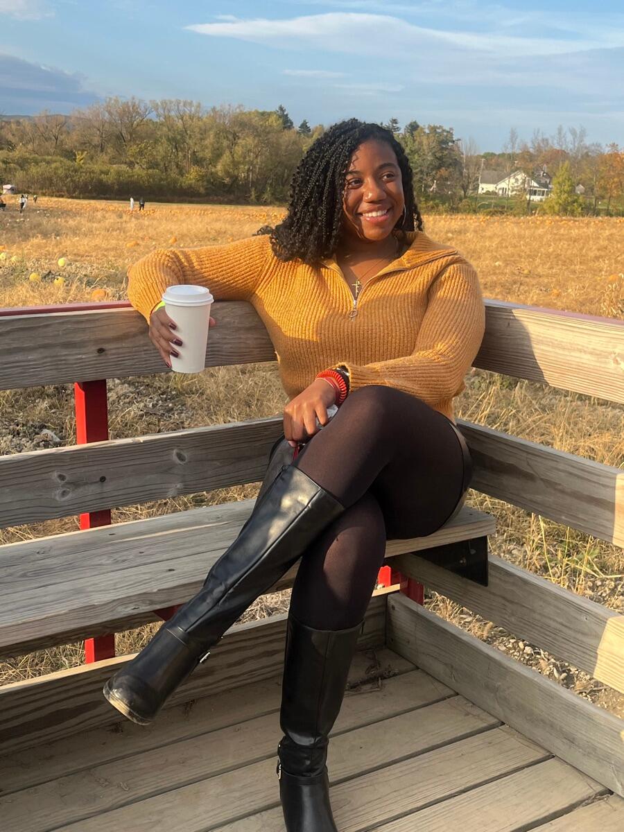 D'aundra Lewis